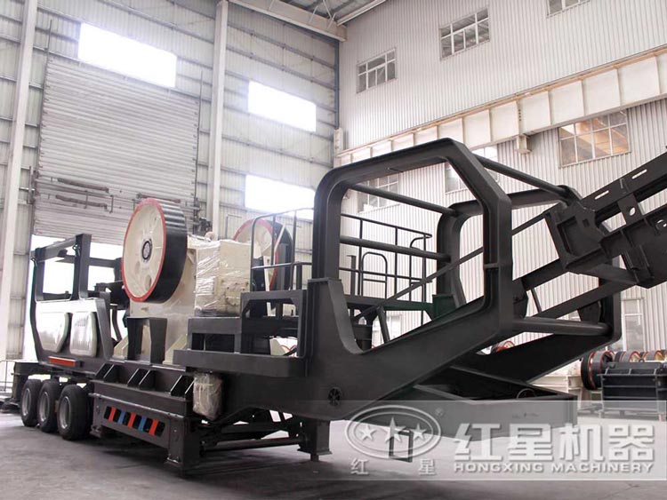 移動破碎機(jī)側(cè)面圖