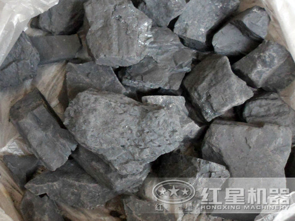 一臺用于破碎煤矸石的移動粉碎機_70噸/小時，出料粒度20以下