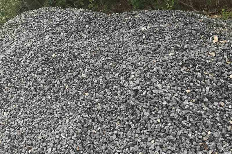 鋪路、修路用的瓜子石破碎機多少錢一套