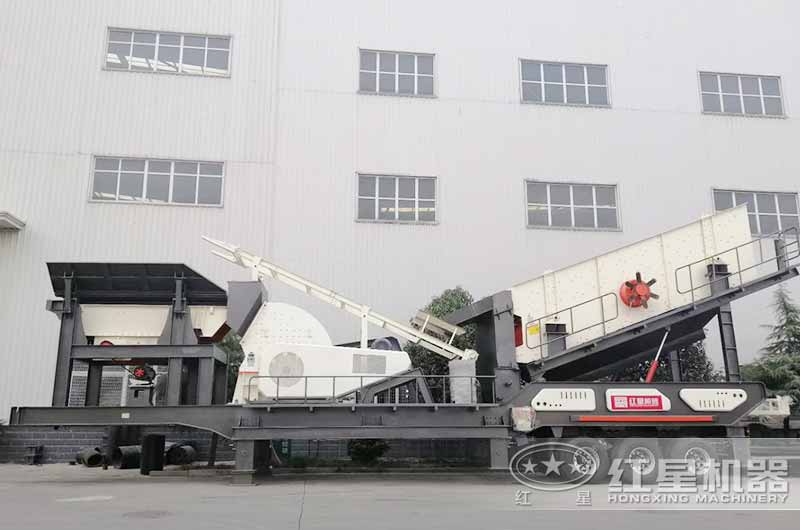 與給料機(jī)、破碎機(jī)一起搭載的新型車載可移動(dòng)篩砂機(jī)