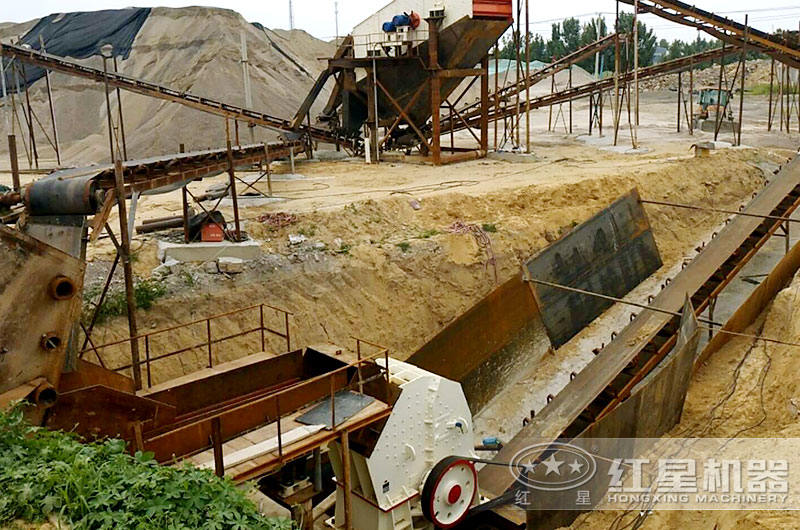 固定式成套石子生產設備生產現(xiàn)場